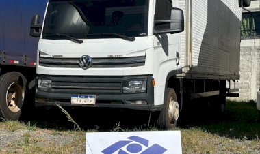 Receita Federal de Varginha doa veículo para UFV