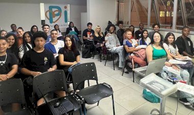 Escola do Legislativo promove aulas gratuitas de redação para o ENEM