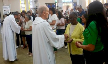 Procissão encerra festa de São João Batista 