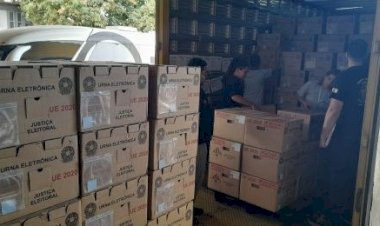 Urnas eletrônicas começam a ser enviadas para municípios mineiros a dois meses das Eleições 2024