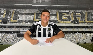 Viçosense Gustavo Assef assina primeiro contrato profissional com o Atlético