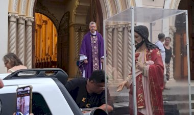 Imagem peregrina do Coração de Jesus passa por Viçosa
