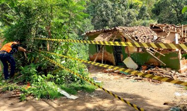 Defesa Civil é acionada após desabamento de casa em Posses 