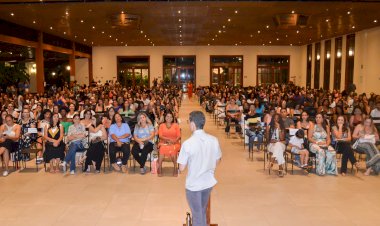 Encontro pedagógico reúne 700 pessoas em Viçosa