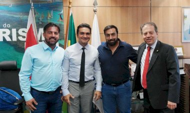 Prefeito de Viçosa se reúne com Ministro do Turismo