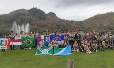 Estudantes da rede pública de Minas Gerais conquistam medalhas em competição de matemática na Tailândia