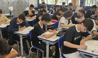 Estudantes da rede estadual realizam 1º simulado do Enem 2025