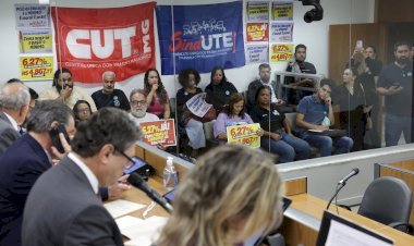 ALMG: reajuste de salários dos servidores da educação pode ser votado nesta quarta