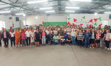 PMV realiza confraternização em homenagem ao Dia das Mães com pessoas da terceira idade