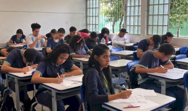 Estudantes da rede pública fazem 2º teste de redação para o Enem 2025