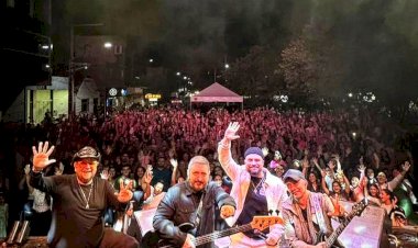 Rosa de Saron faz show no encerramento da festa de Santa Rita