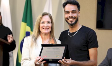 Sargento Selma é homenageada na Câmara pelos 30 anos de PM em Viçosa
