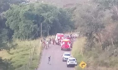 Homem morre em acidente entre carro e moto em Teixeiras