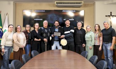 Câmara homenageia Wilton Bacana e família Salgado por legado musical e cultural