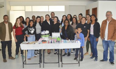 PMV realiza curso de manicure e pedicure