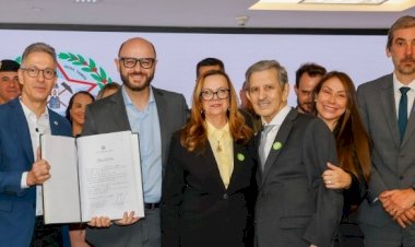 Cerimônia de posse do secretário de Educação de MG conta com presença da UFV