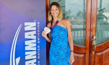 Professora da UFV vai ao pódio em competição de nado em águas abertas