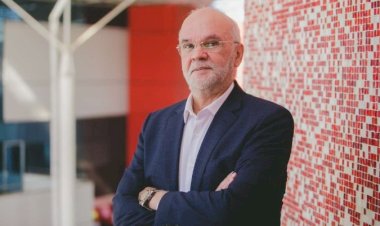 Ex-reitor da UFV lança livro sobre inteligência artificial