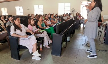 Secretária de Educação de Viçosa promove capacitação para diretores sobre conflitos escolares