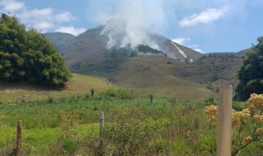 Bombeiros atuam em incêndio no Parque Estadual da Serra do Brigadeiro