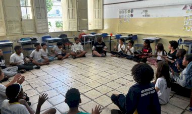 CEA e Secretaria de Educação realizam oficinas de teatro em escolas de Viçosa
