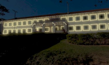 Prefeitura de Viçosa inicia montagem do Natal de Luzes 2025