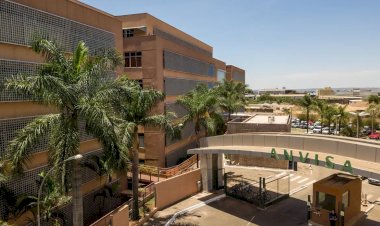 Anvisa suspende comercialização de perfume e maquiagem capilar