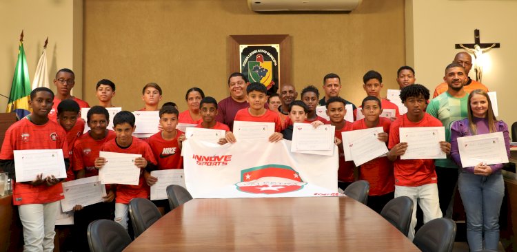 Feitos do time sub 13 do Palestra são celebrados na Câmara de Viçosa