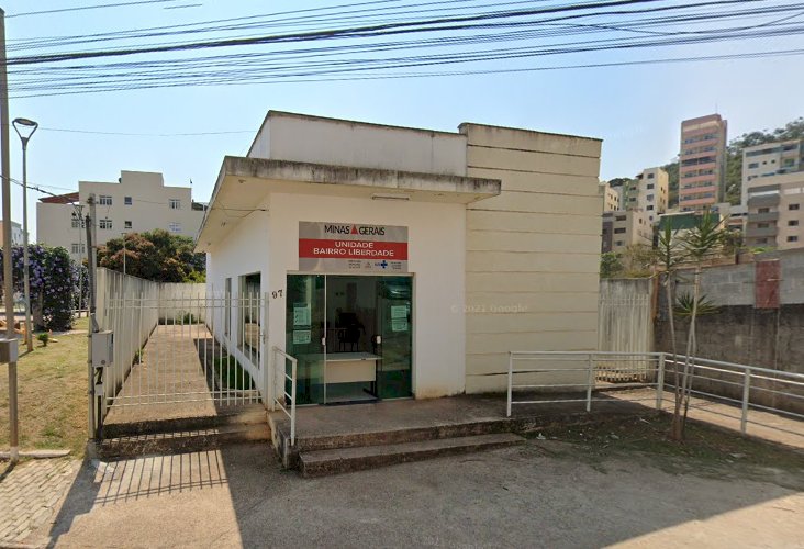 Farmácia de Todos no bairro Liberdade é fechada temporariamente por problema de vazamento