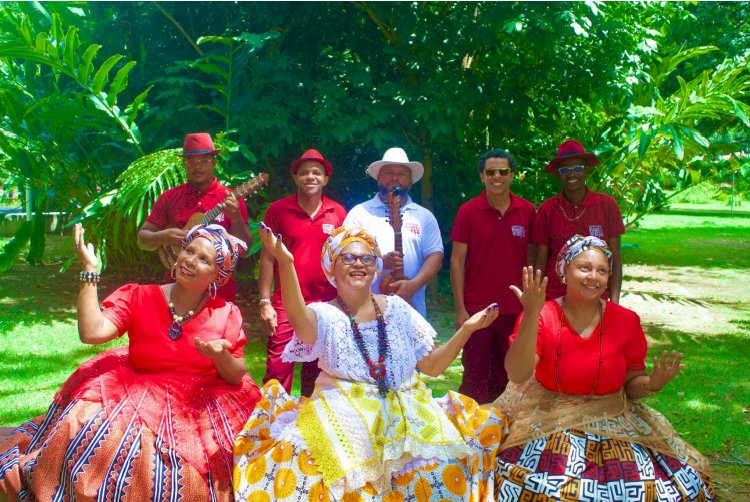 Grupo de samba baiano se apresenta em Viçosa