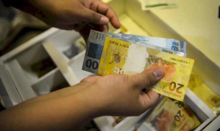 Governo Federal pretende aumentar salário mínimo para R$ 1.630 em 2026