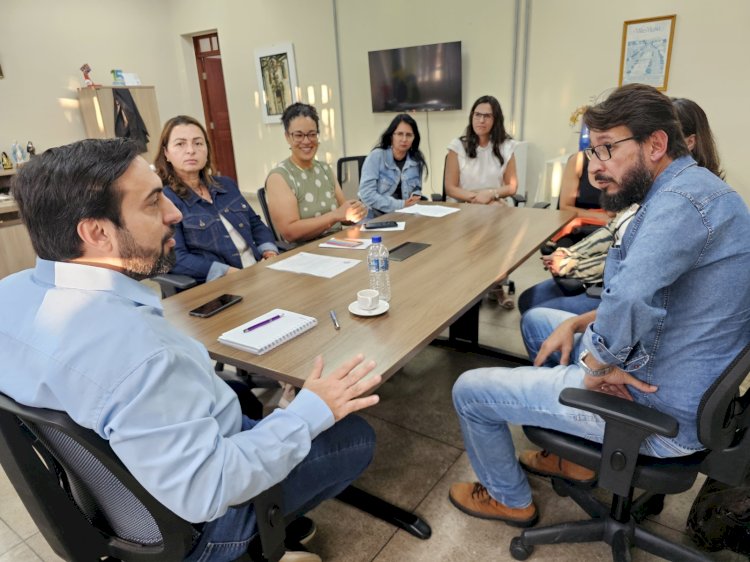 Municipalização escolar em Viçosa é tema de reunião entre PMV e professores