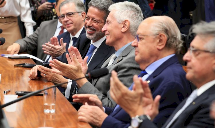 Câmara dos Deputados institui comissão sobre isenção do IR de salários de até R$ 5 mil