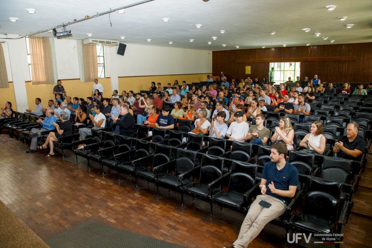 Centro Acadêmico da UFV promove evento para celebrar Dia do Pedagogo
