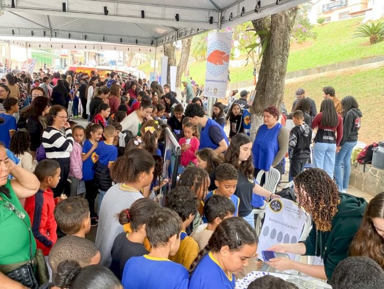 Ciência na Praça reúne centenas de pessoas em Paulo Cândido