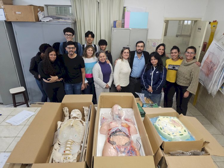 Escolas municipais de Viçosa recebem laboratórios de ciência