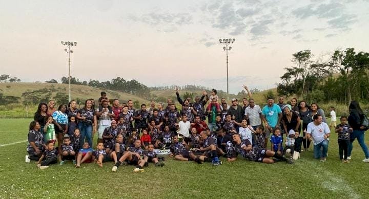 Time do Morro surpreende e conquista título no Fundão