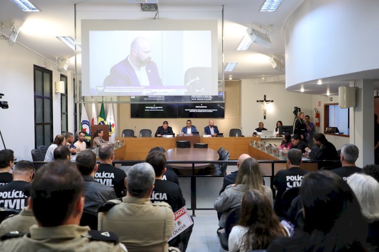 Policiais civis e militares de Viçosa são homenageados na Câmara