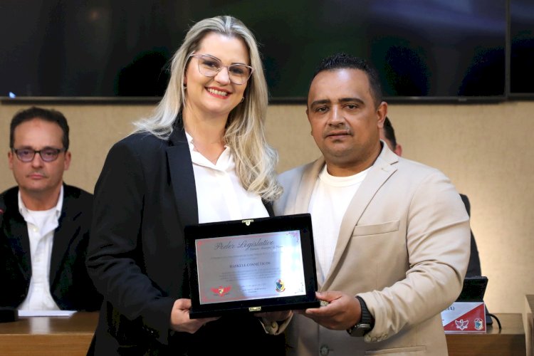 Haskell é homenageada na Câmara de Viçosa pelos seus  25 anos de atuação