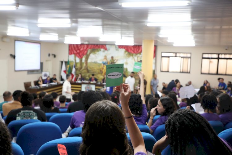 Estudantes de Viçosa participam da Plenária Regional do Parlamento Jovem em Ubá