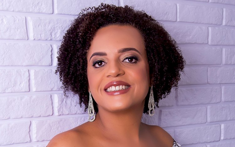 Professora da UFV vence prêmio nacional de formação docente