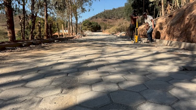 Ervália continua obras de pavimentação