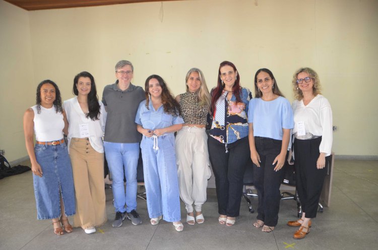 Prefeitura e projeto da UFV promovem minicurso para trabalhadores da saúde