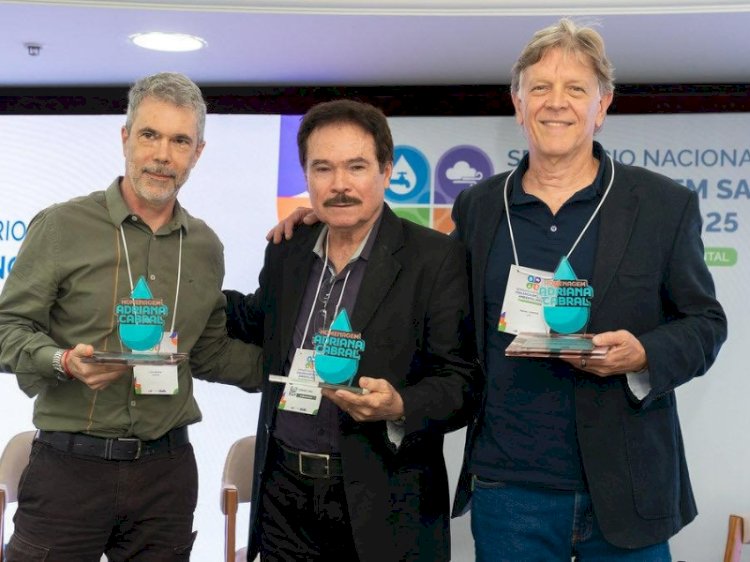 Professor da UFV é homenageado por 25 anos de serviços prestados ao Ministério da Saúde