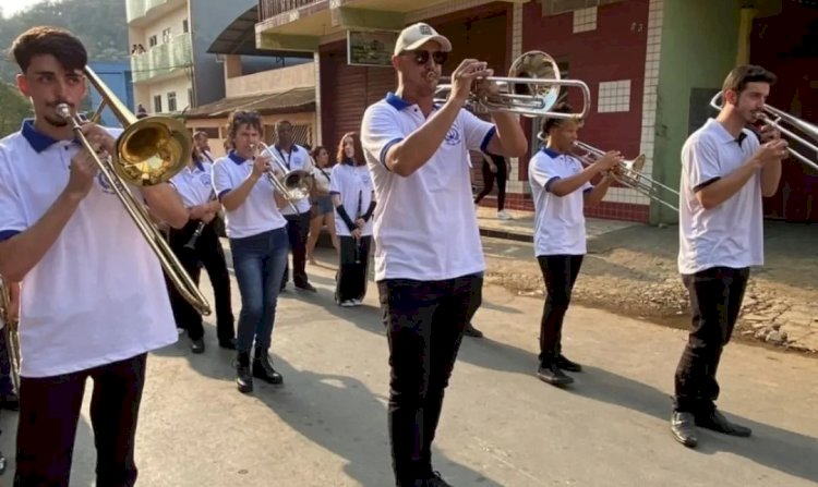 Encontro de Bandas em Ervália reuniu centenas de músicos
