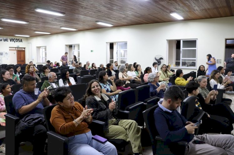 Viçosa diploma novas Famílias Acolhedoras