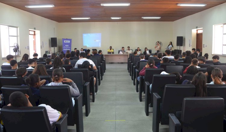 Fórum de Gestão de Resíduos da EMMEL reúne alunos e autoridades na Prefeitura de Viçosa