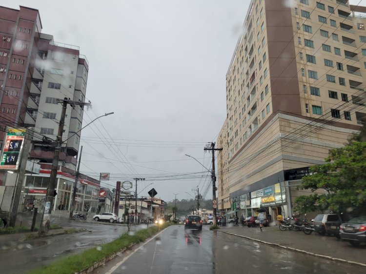 Defesa Civil emite alerta de fortes chuvas nesta terça-feira