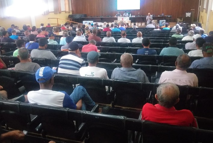 Técnicos administrativos da UFV aderem à greve nacional contra terceirizações a partir do dia 11