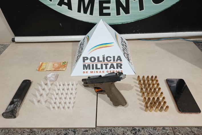 Ações conjuntas entre PM de Viçosa e Rotam de BH resultam na prisão de dois homens e apreensão de armas e drogas